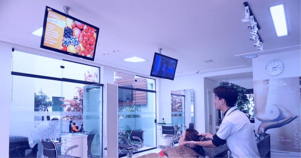 Mídia Indoor: Saiba por que investir, como funciona e vantagens
