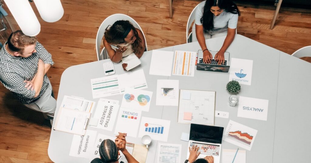 tipos comunicacao empresarial